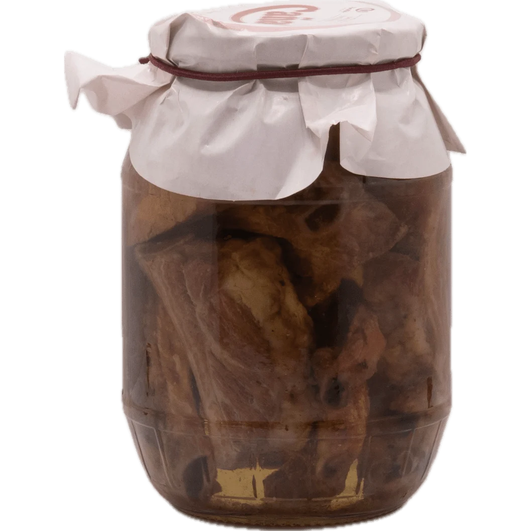 Costilla de orza artesanal conservada en aceite sobre fondo blanco